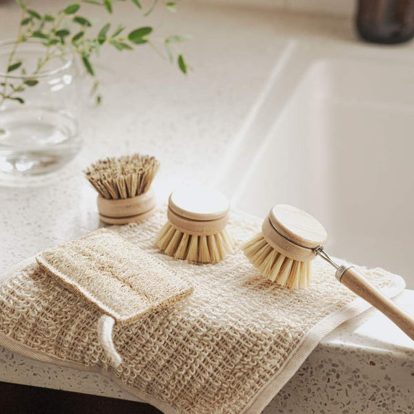 Bamboo Dish Scrub Brushes, Kitchen Wooden Cleaning Scrubbers Set for  Washing Cast Iron Pan/Pot, Natural Sisal Bristles, Set of 3 