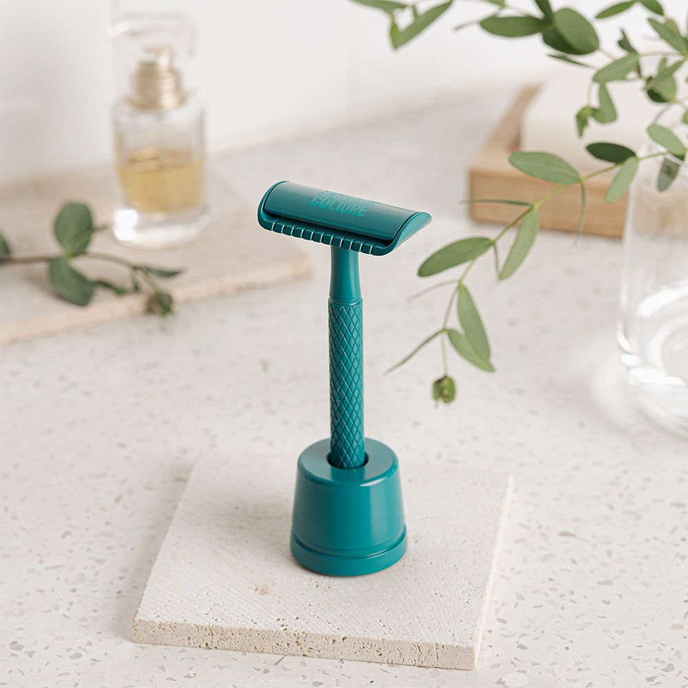 teal safety double edge razor and stand 