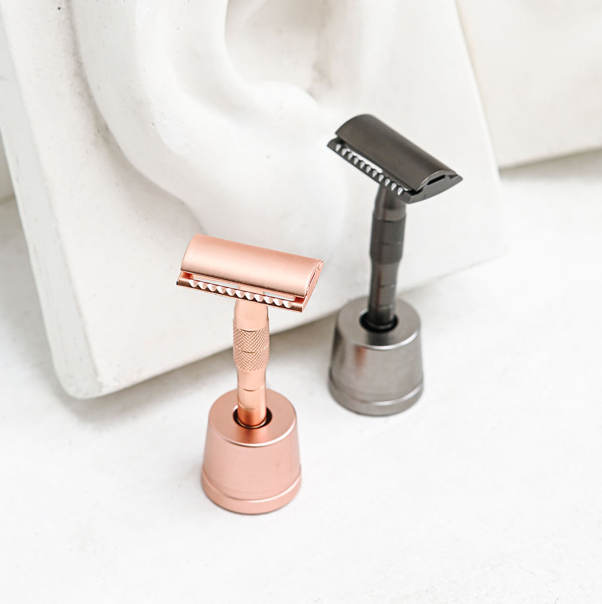 Reusable Safety Razor Stands Metal